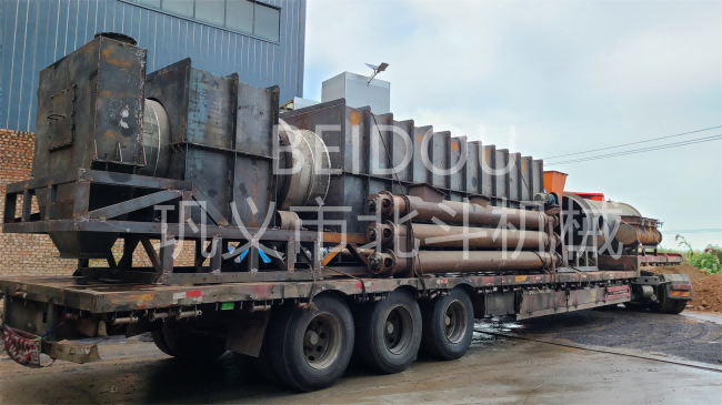 全自動生物質顆粒炭化爐裝車完畢發往云南