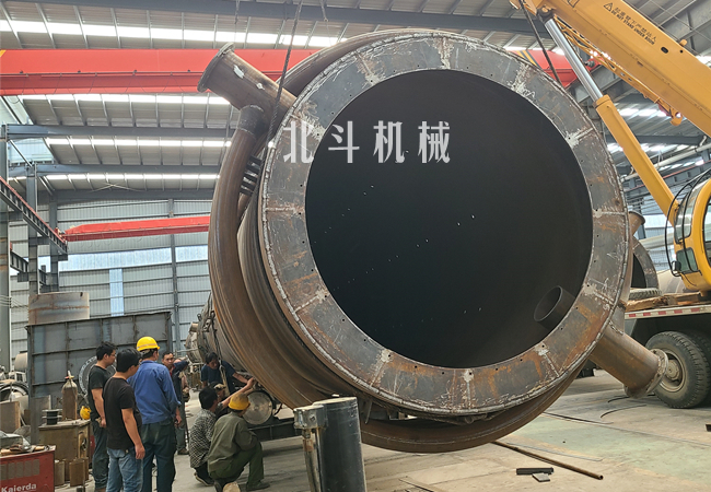 鞏義市北斗機械活性炭活化爐裝車發往新疆