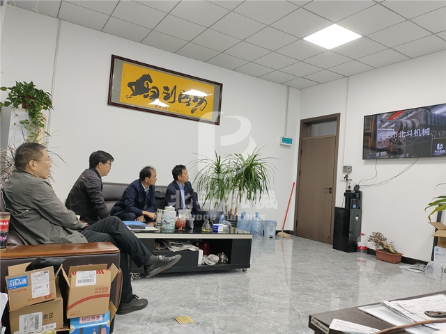 新型連續式竹子炭化爐獲得浙江客戶高度評價